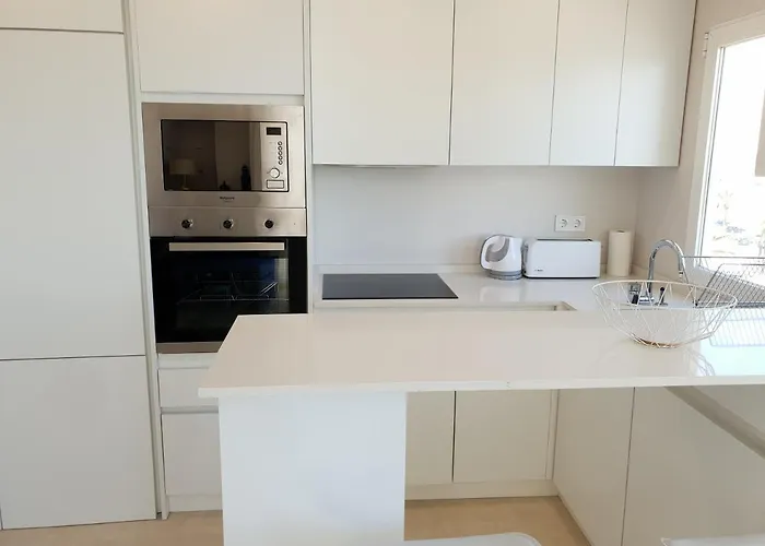 Apartment Fantastic In Front Of The Sea & Marina