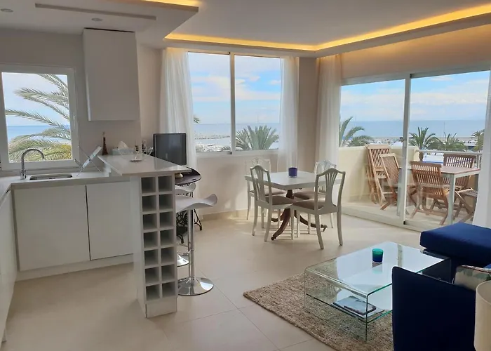 Fantastic In Front Of The Sea & Marina * Estepona