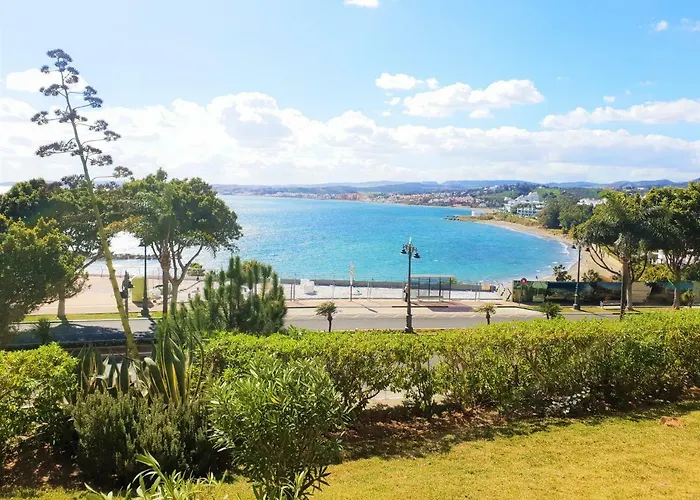 Fantastic In Front Of The Sea & Marina Apartment *