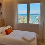 Fantastic In Front Of The Sea & Marina *