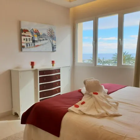 Apartament Fantastic In Front Of The Sea & Marina