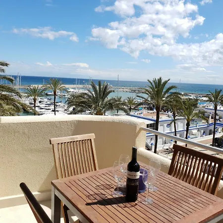 Apartment Fantastic In Front Of The Sea & Marina