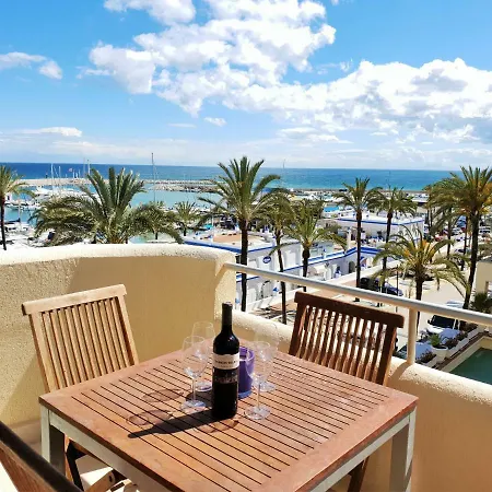 Fantastic In Front Of The Sea & Marina *