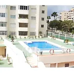 Fantastic In Front Of The Sea & Marina Apartment