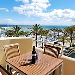Fantastic In Front Of The Sea & Marina *